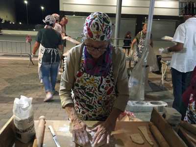 L�obiettivo era comprare una cucina nuova. A breve infatti la mensa traslocher�, spostandosi nei pi� spaziosi locali che appartengono all�ex istituto scolastico Luciano Addante, l� dove per� manca persino un piano cottura